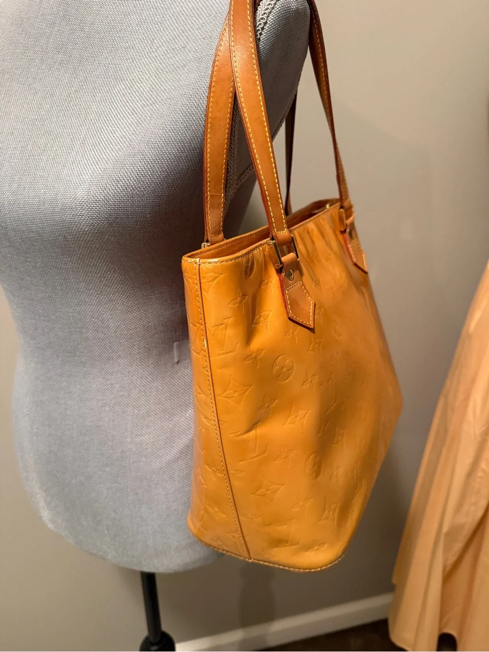 Louis Vuitton Caramel Vernis Patent Leather Monogram Tote